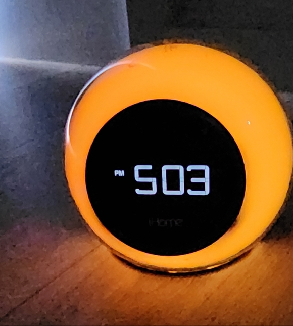 iHome Bluetooth Digital Alarm Clock - Picture 5 of 16